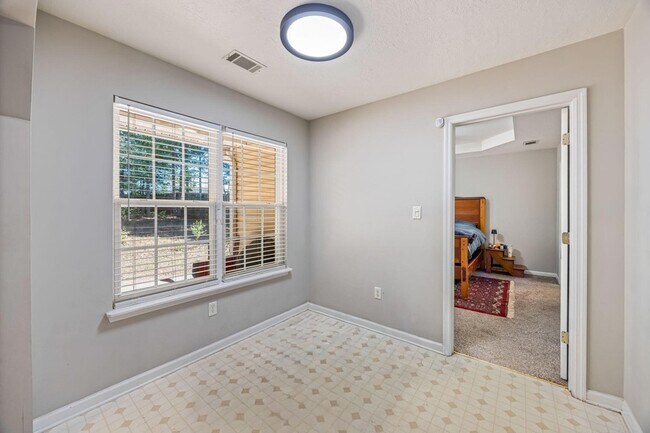 Building Photo - 2056 Sylvan Lake Dr