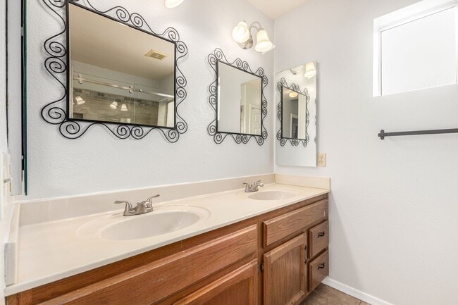 Building Photo - Sun Lakes long term Rental