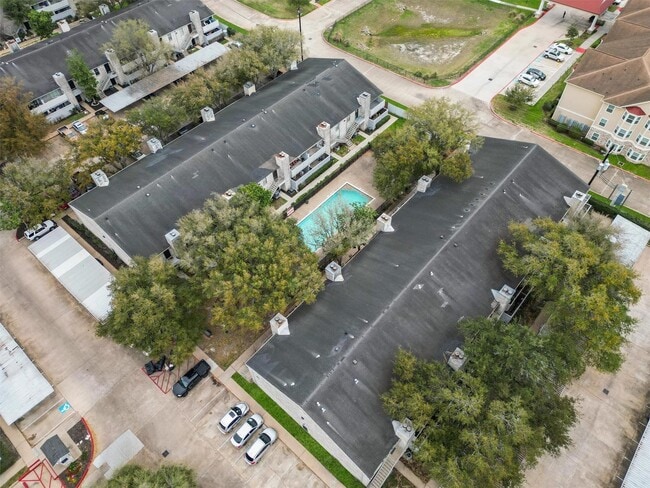 Building Photo - 10823 Braes Bend Dr