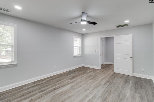 Building Photo - 2327 Willow St