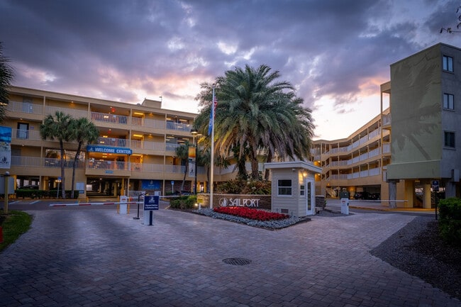 Building Photo - 2502 N Rocky Point Dr