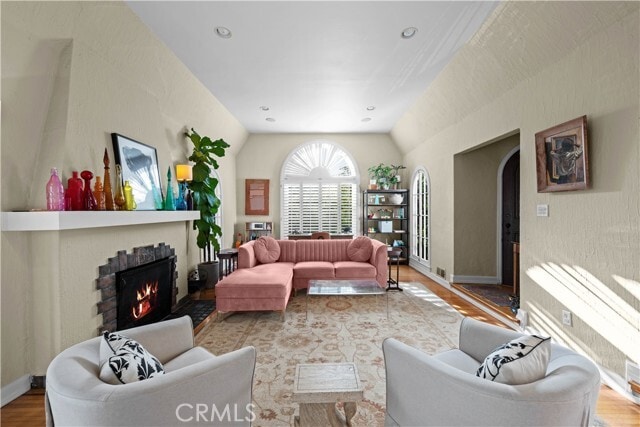 Building Photo - 1630 Warnall Ave