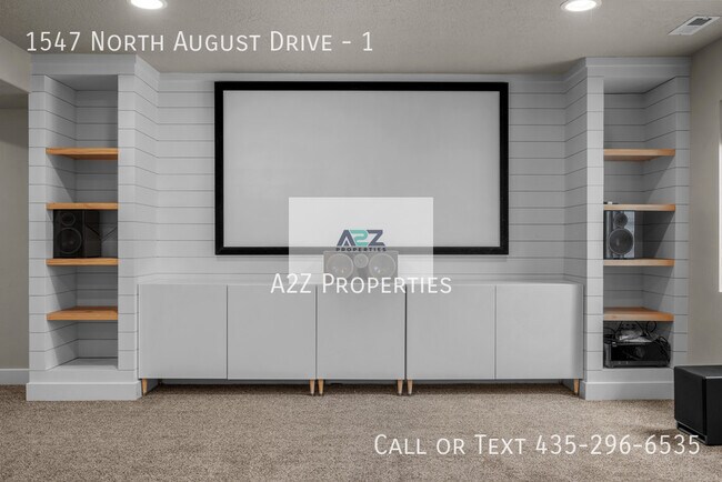 Building Photo - 1547 N August Dr