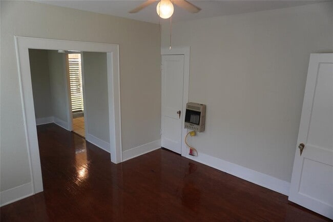 Building Photo - 4728 Avenue R 1/2