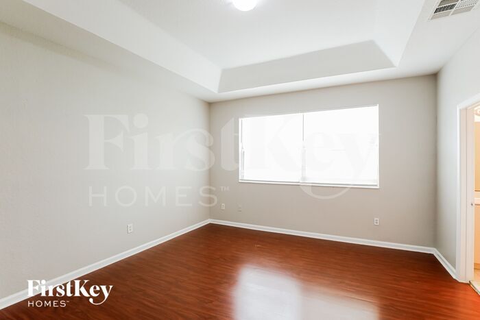 Building Photo - 2222 Portofino Ave
