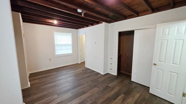 Building Photo - Newly Remodeled.