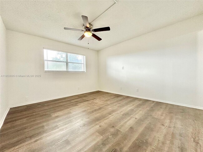 Building Photo - 7900 Fairview Dr
