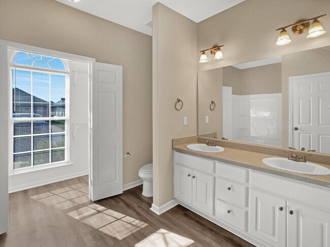 Building Photo - 9750 Moonlight Dr