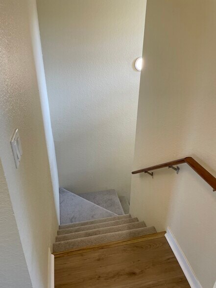 Building Photo - 127 Madrid Dr