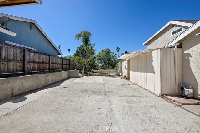 Building Photo - 1604 Avenida Del Vista