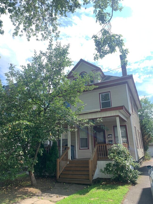 Building Photo - 1516 Union St
