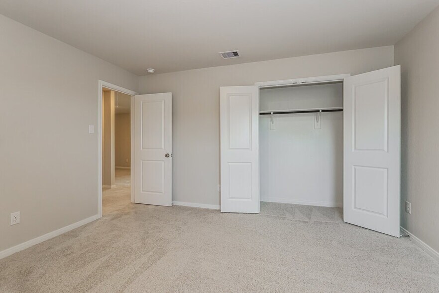Building Photo - 15582 Caramel Spgs Dr