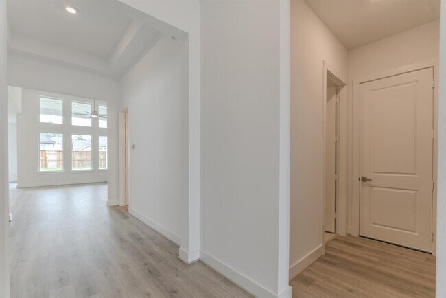 Building Photo - 7134 Carriage Lgt Dr