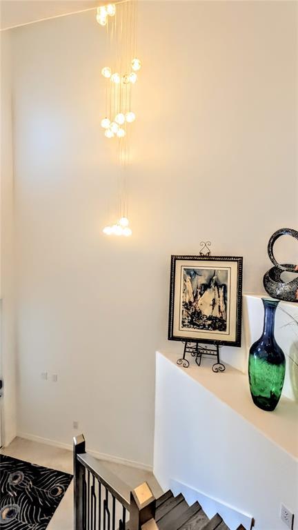 Building Photo - 5639 N Honore Ave