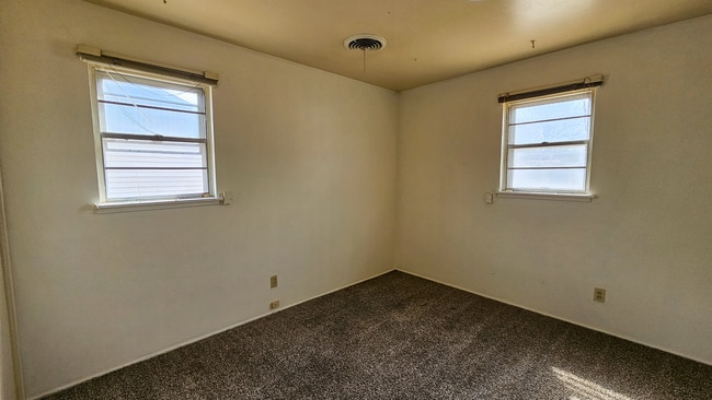 Building Photo - Featured Property