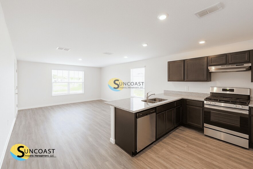 Building Photo - 617 Century 21 Dr