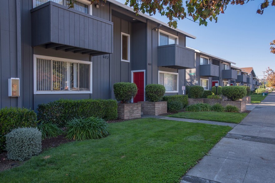 Primary Photo - Spring Lake Apartments