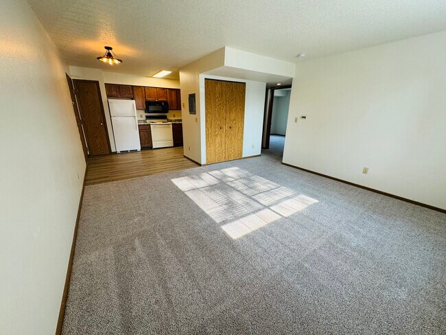 Building Photo - 156 Westside Dr