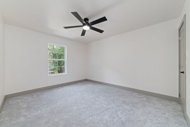 Building Photo - 11931 S Red Cedar Cir