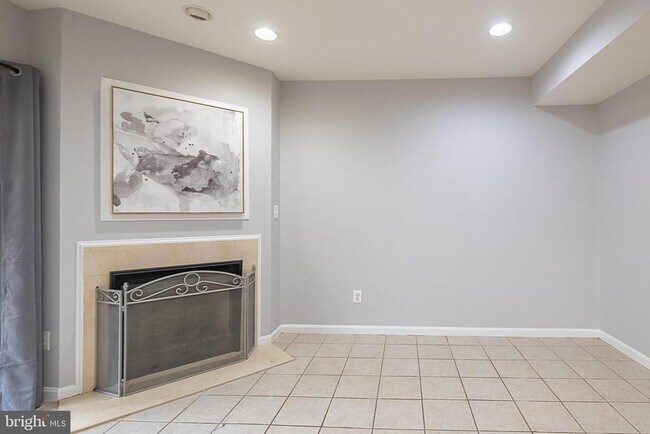 Building Photo - 24635 Kings Canyon Square