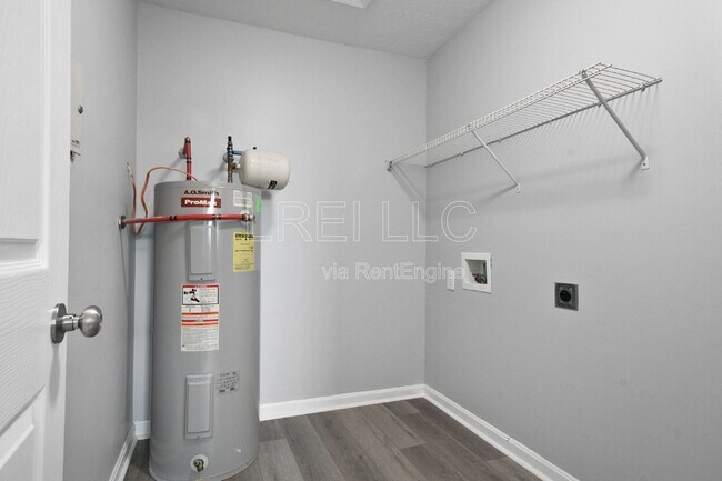 Building Photo - 300 Keeneland Dr