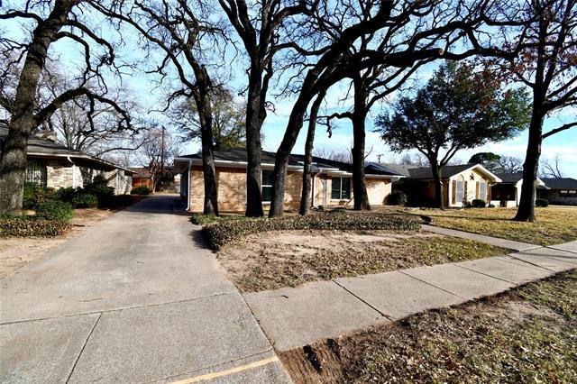 Building Photo - 213 E Scotland Dr