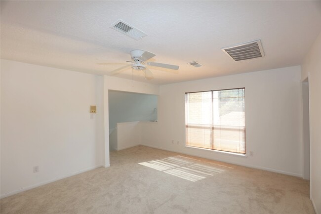 Building Photo - 2210 Shadowbriar Dr