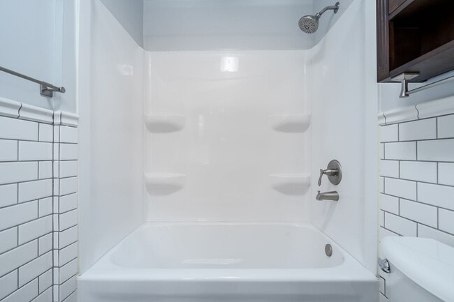 Building Photo - 4 Bedroom Home in Richland