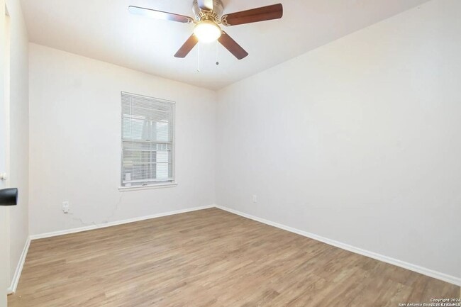 Building Photo - Modern 4-Bedroom House Near Leon Valley