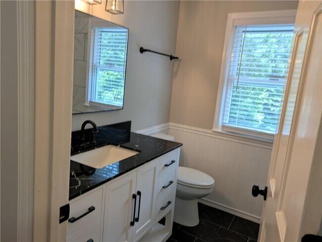Building Photo - 220 Indian Hills Ct