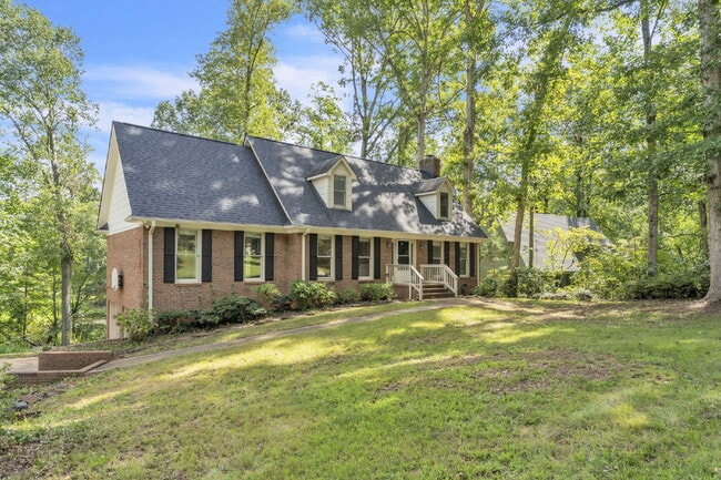 Building Photo - Spacious 4-Bed, 4-Bath Rental Home with Lake Views in Belle Terre Acres