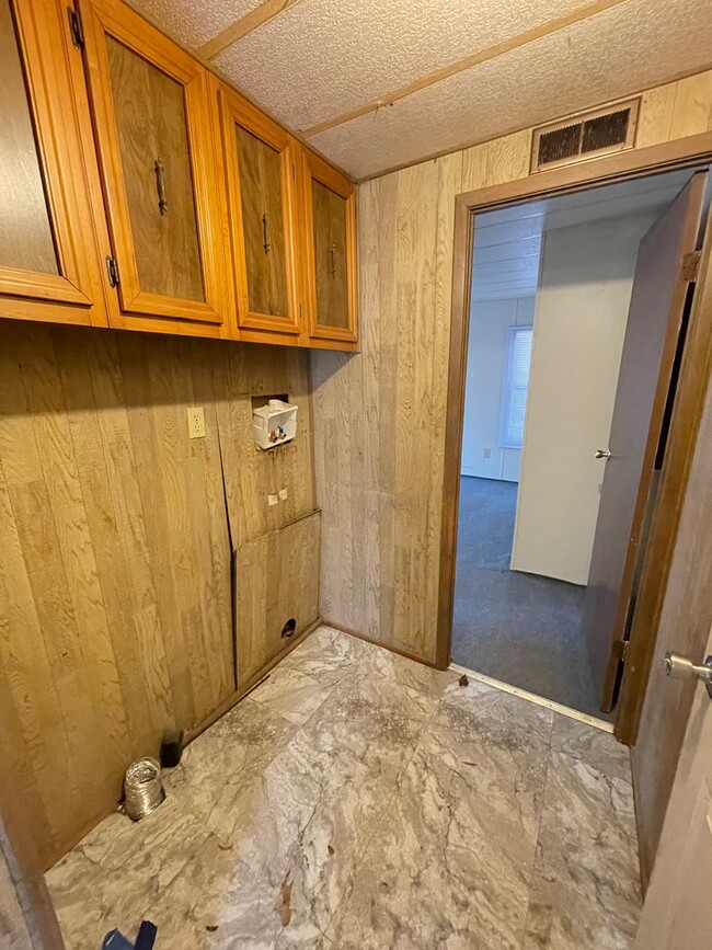 Building Photo - Two bedroom + Office mobile home in peacef...