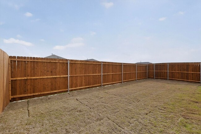 Building Photo - 3 Bedroom, 2 Bath Single-Story Lennar Home in Eastland Community