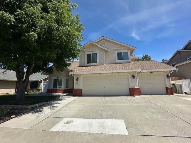 Building Photo - Spacious 5-Bedroom Home with Modern Amenit...