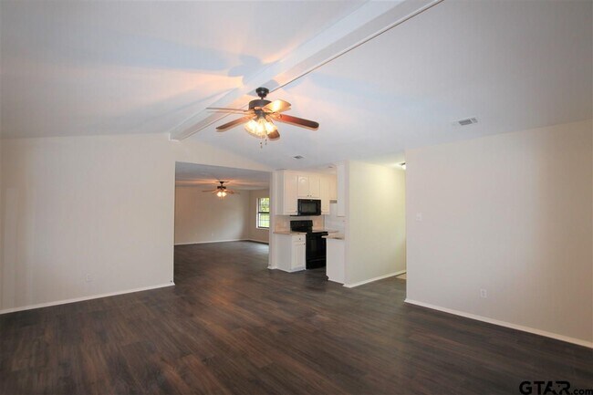 Building Photo - 15711 Echo Glen Dr