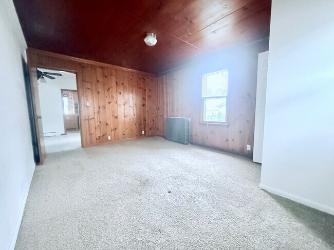 Building Photo - 5-Bed 2-Bath House in Reinbeck