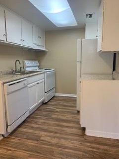 Kitchen - Vernazza Apartments