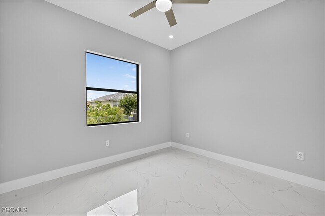 Building Photo - 801 Douglas Ave N