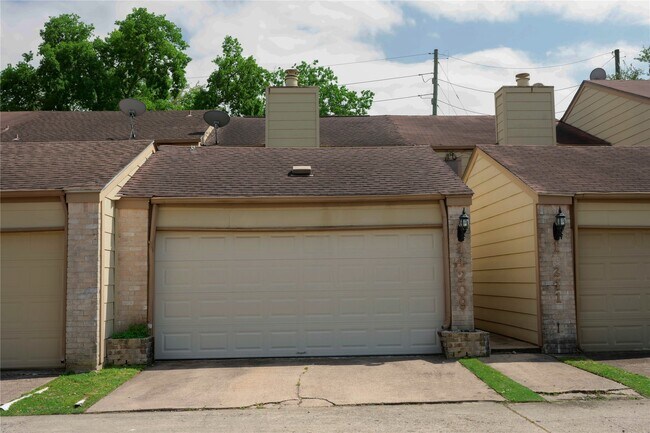 Primary Photo - 14209 Briarsage Ct
