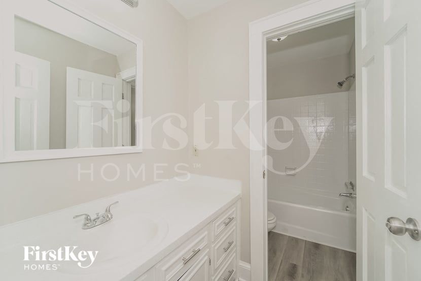 Building Photo - 7301 Leesburg Rd