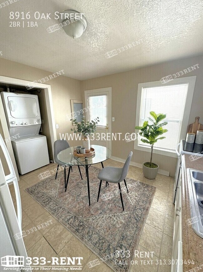 Building Photo - 8916 Oak St