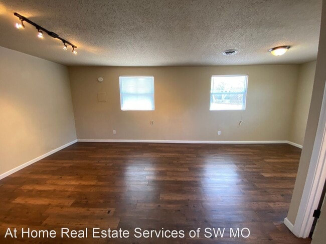 Building Photo - 1400 S Campbell Ave