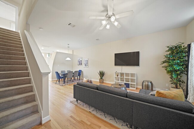 Building Photo - 8705 Bryam St