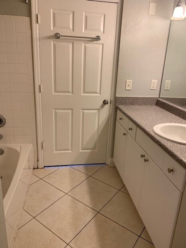 Building Photo - 1 Bed/1 Bath Condo in Downtown Orlando