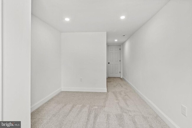 Building Photo - 2119 Delmar Dr