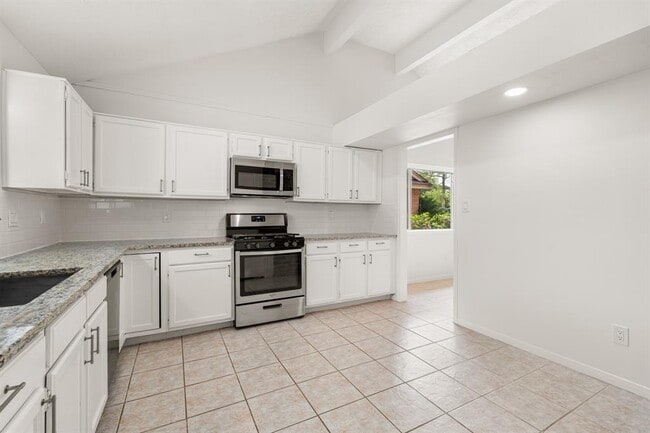 Building Photo - 7019 Yardley Dr