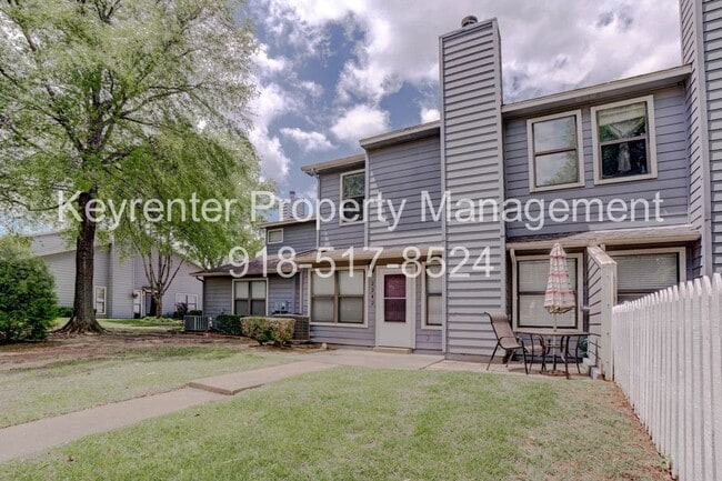 Building Photo - Beautiful 3 Bedroom, 2.5 Bath Condo in Canterbury!