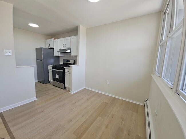 Building Photo - 2201 Murray Ave