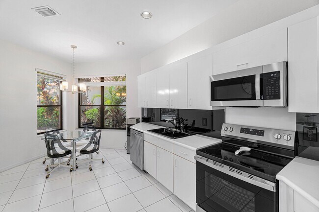 Building Photo - 17099 Ryton Ln