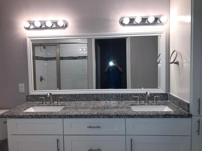 Building Photo - 13168 Trail Hollow Dr